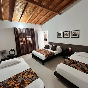 Quinta Avenida *** Medellin