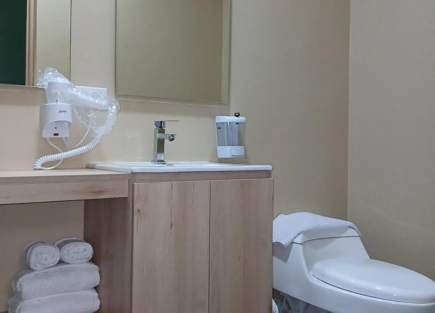 Amaranto Suites Medellin Aparthotel