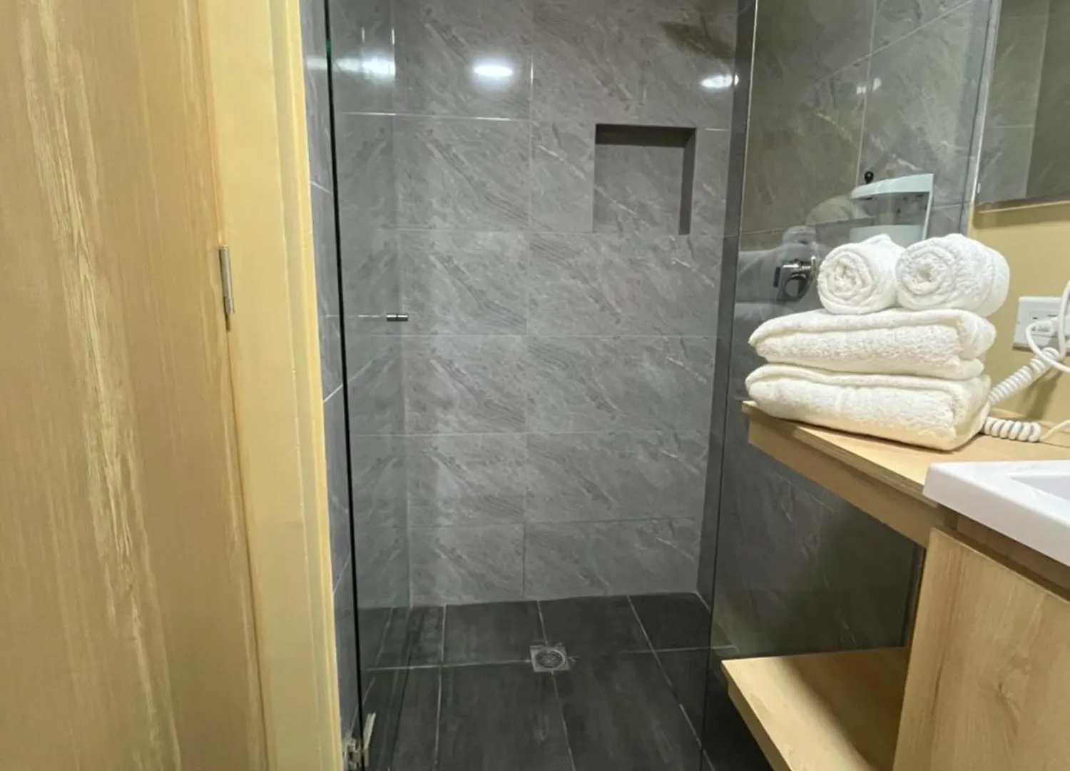 Amaranto Suites Medellin Aparthotel